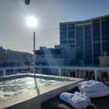 Unique Solar Penthouse With Jacuzzi And Sauna In Central เอเธนส์ ภายนอก รูปภาพ