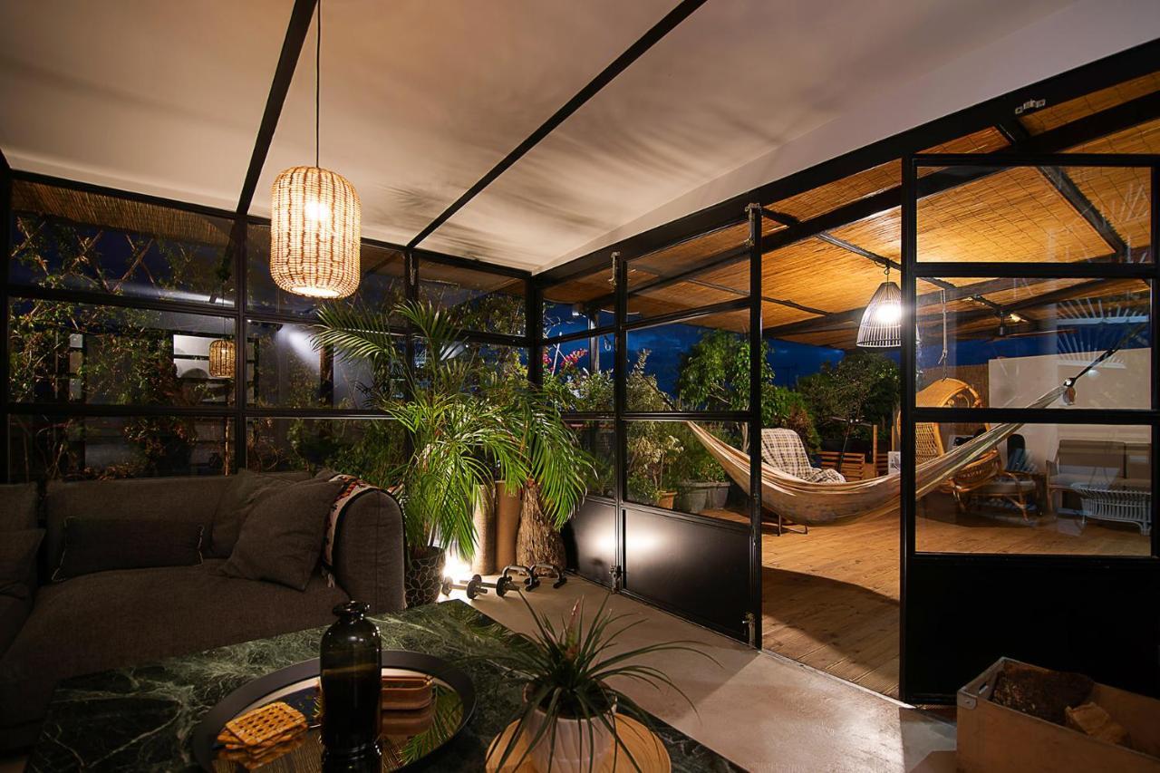 Unique Solar Penthouse With Jacuzzi And Sauna In Central เอเธนส์ ภายนอก รูปภาพ