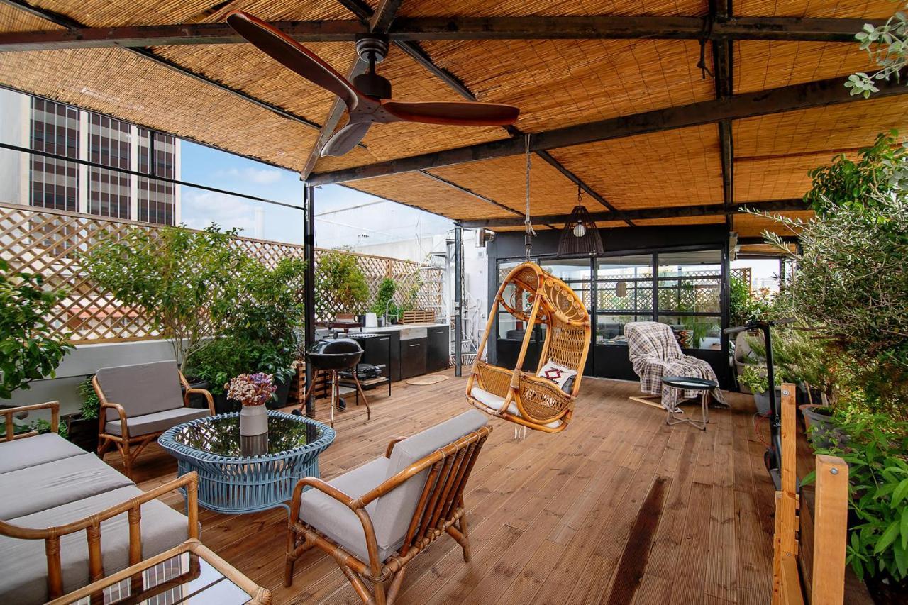Unique Solar Penthouse With Jacuzzi And Sauna In Central เอเธนส์ ภายนอก รูปภาพ